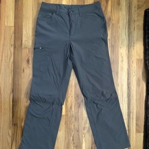 Men’s Eddie Bauer travel and hiking pants (30x30)